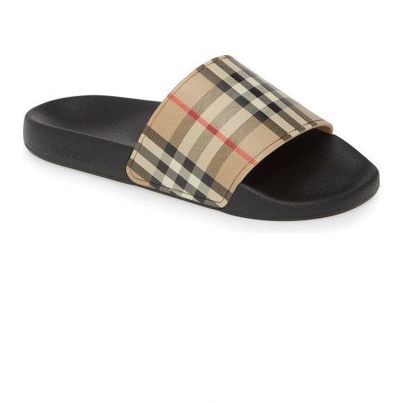 Burberry Shoes - Furley Vintage Check Slide Sandal
BURBERRY SOLDDDDD
